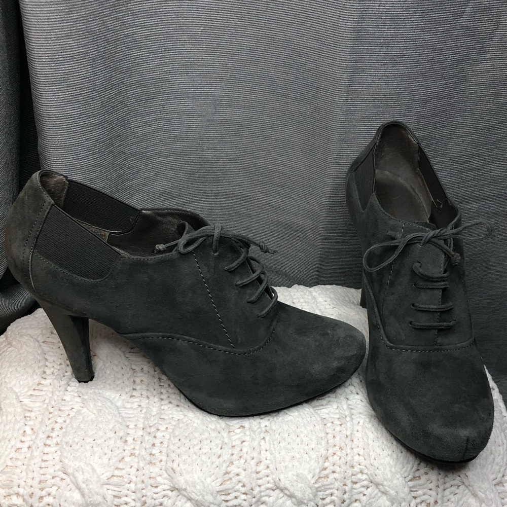 Me Too Grey Lace Up Heel Pumps